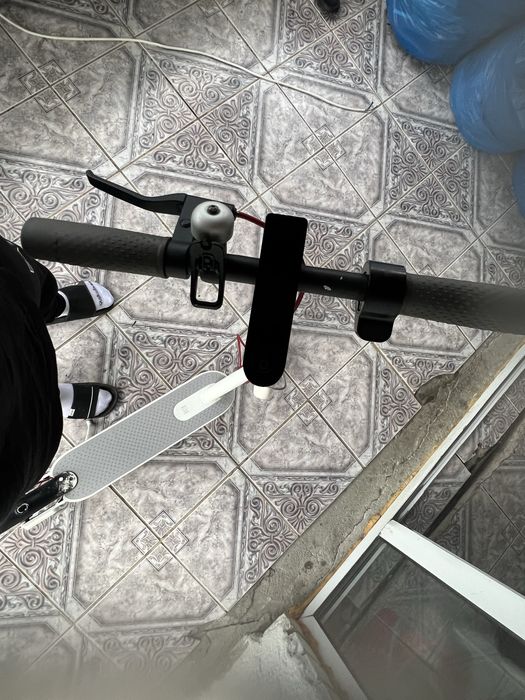 Trotinetă electrică prinde 30km are o autonomie de 24 25 de km