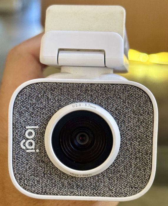 Webcam Logitech ca nouă