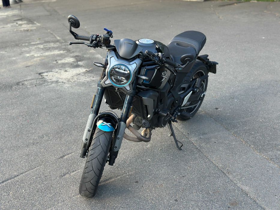 CF Moto CLX 700 Sport