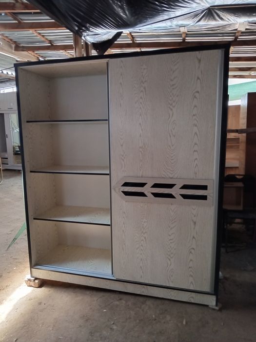 Шифанер сатылады купейный жагдайы зор.