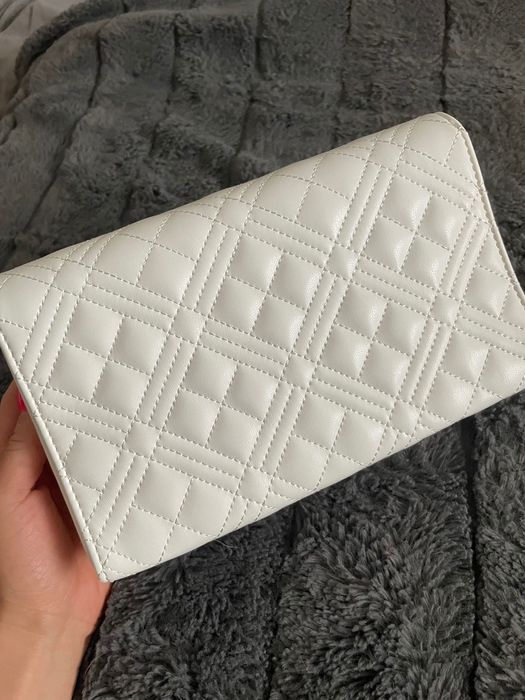 Дамска чанта черна Love Moschino или бяла Love Moschino