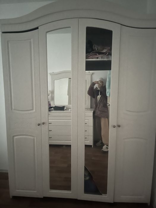 Продам спальный гарнитур