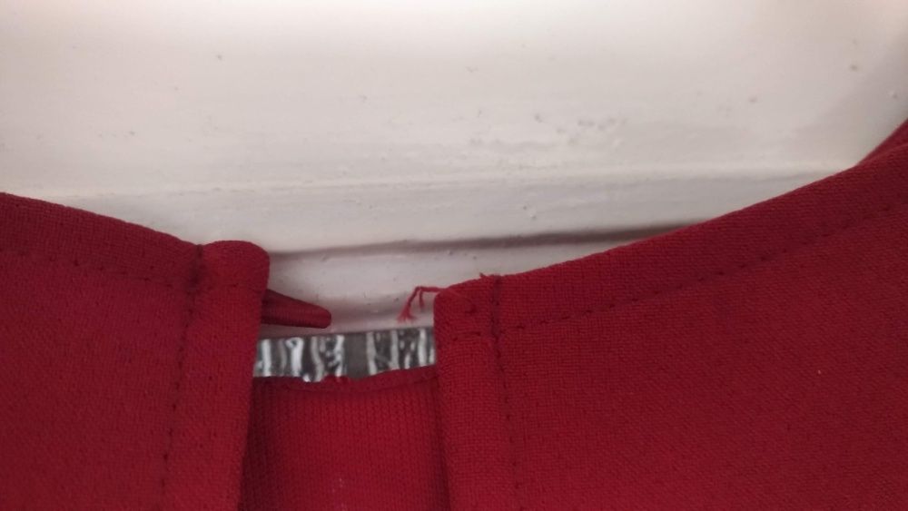 Рокля с интересен гръб