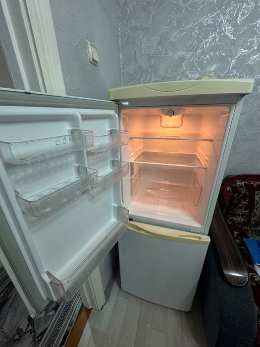 Продам холодильник