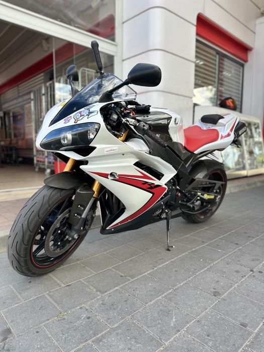 Vând Yamaha R1 RN19