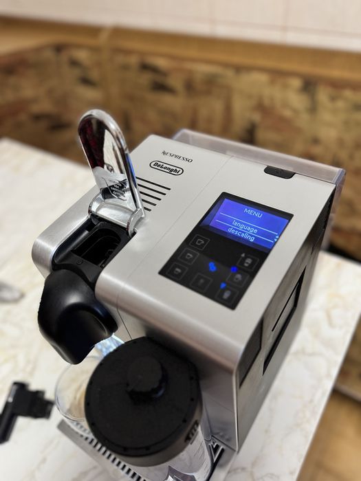 Expresor Nespresso Latissima pro