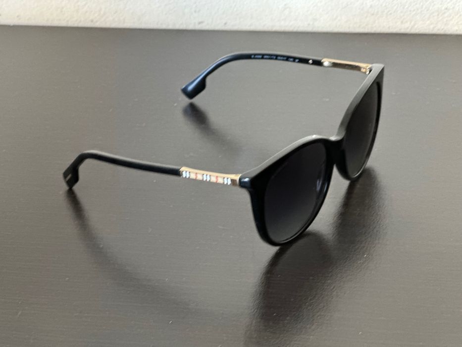 Дамски слънчеви очилв Burberry