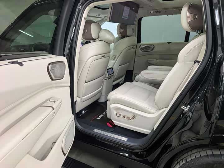 Lynk & Co 900  2.0T Explorer Edition