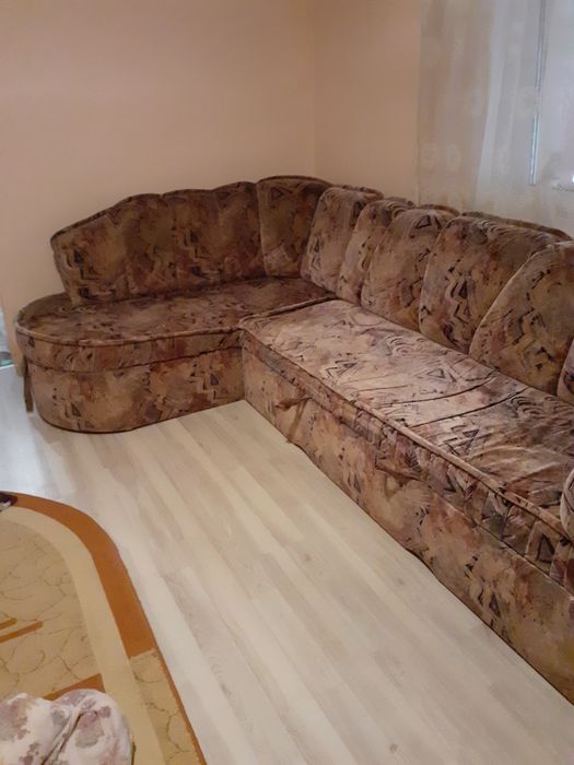 Vand coltar cu colt pe partea stanga