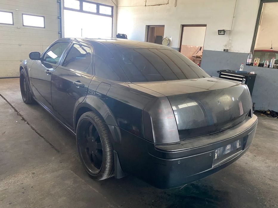 Dezmembrez piese Chrysler 300c