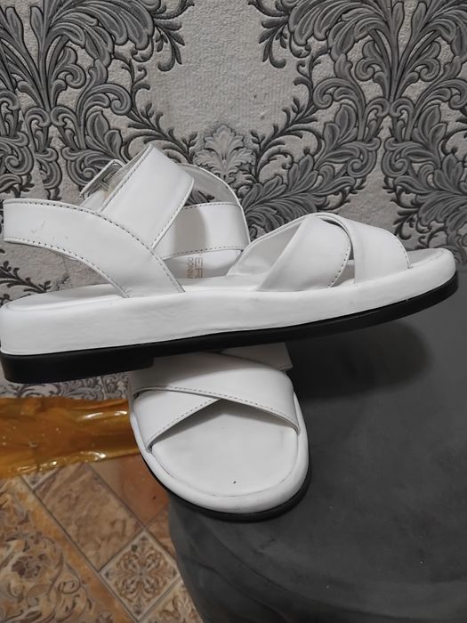 Босоножки женские
