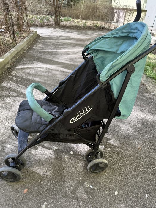 Carucior tip umbrela Graco Travellite negru