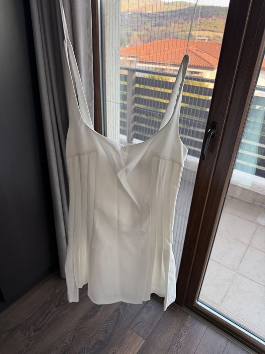 Къса бяла рокля Зара