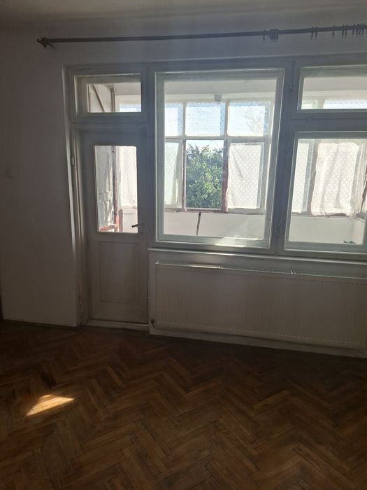 Inchirez apartament 2 camere pe strada Decebal partial mobilat