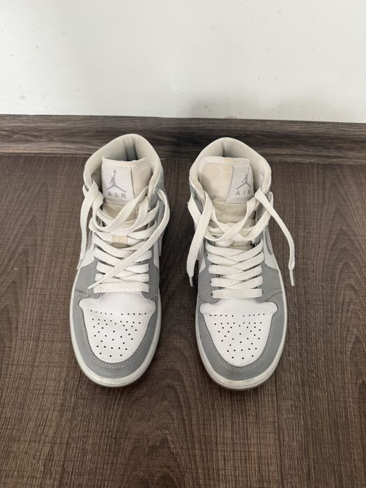 Nike Air Jordan 1 Mid сиво с бяло