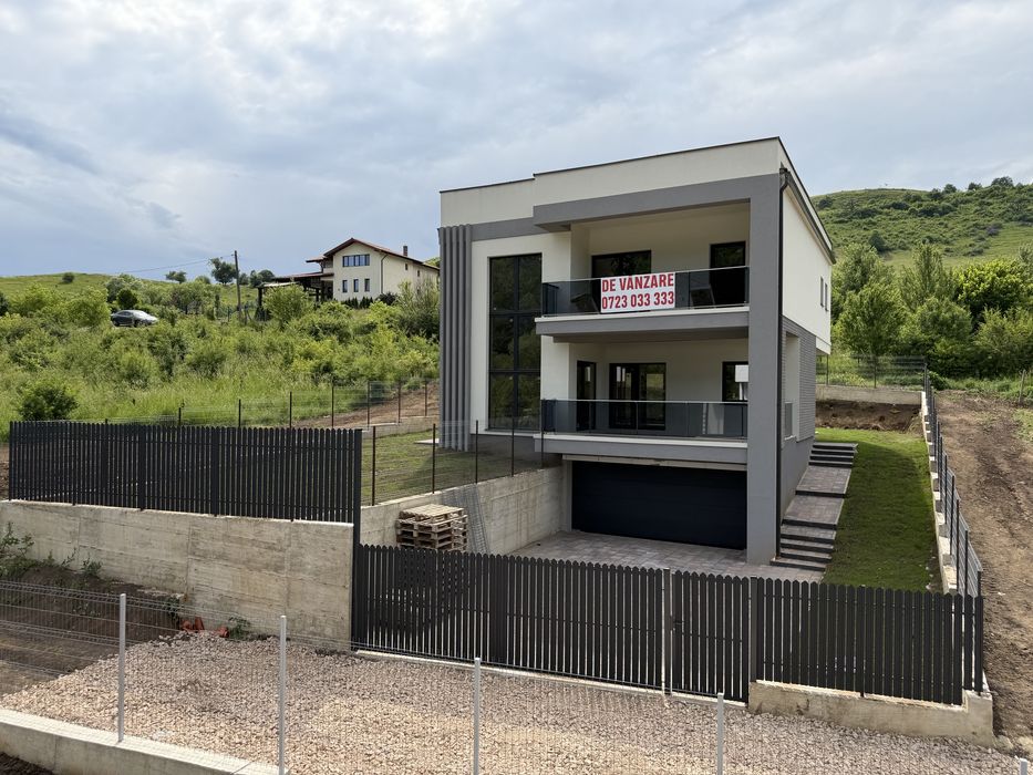 Vand casa cu CF in zona Roata Faget!