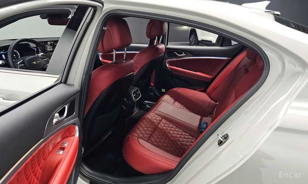 Genesis G70 2.5T 2WD