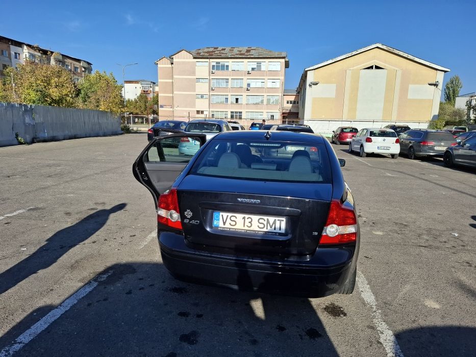 Vând volvo s40 pt piese