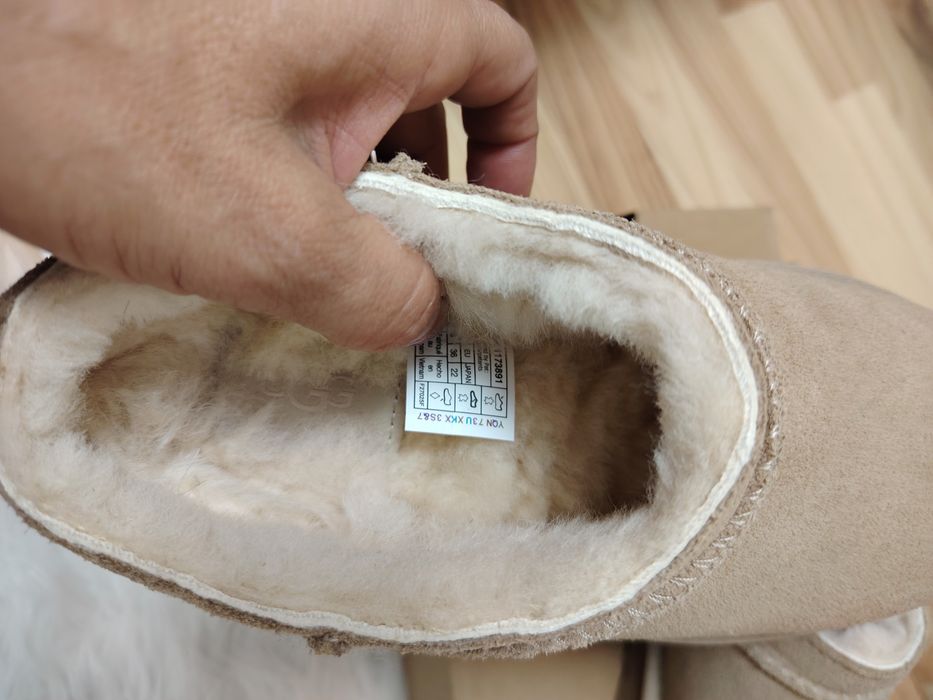 Ugg clasic micro piele intoarsa