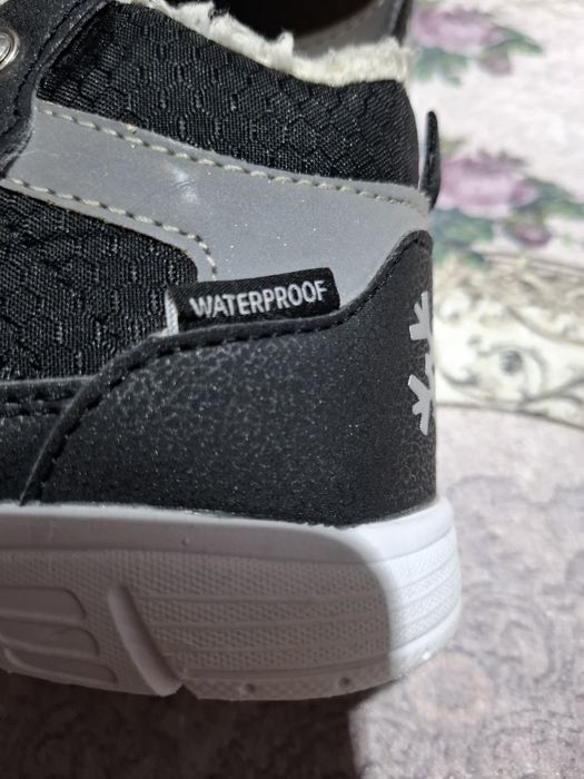 Продаются тёплые ботиночки 25 размер