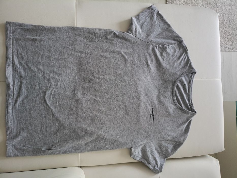 Vând tricou pepe jeans,produs de calitate superioara mărimea S.
