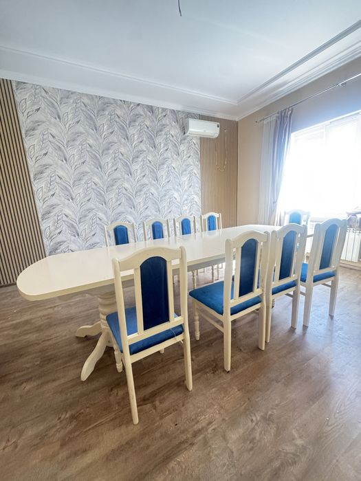 Стол, со 10 шт стульями 140 тысяч