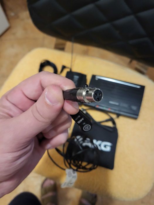 Akg c411 Violin Pickup+Shure SH-200 Wireless System