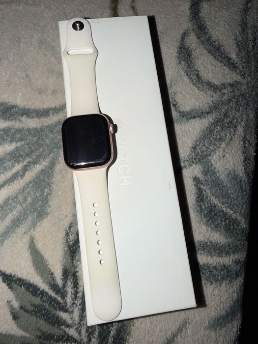 Vând Apple Watch seria 10 42 mm rose gold