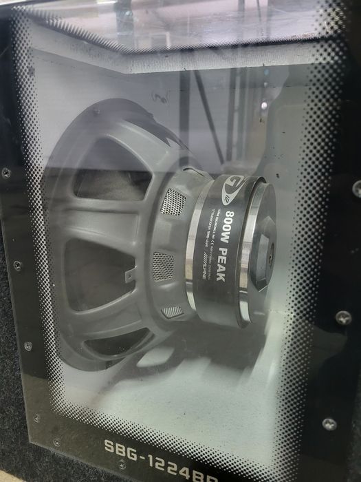 Продам сабвуфер с усилителем