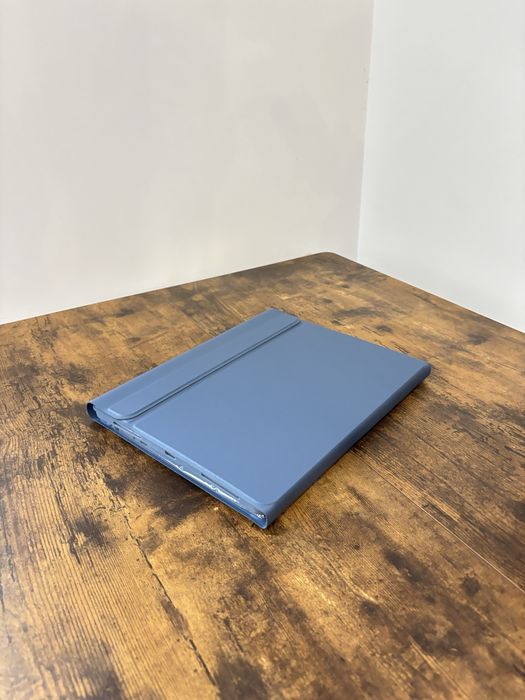 Husă Premium cu Tastatură iluminată și Touchpad si suport APPLE PENCIL, CHESONA pentru iPad Air 13" - Nouă!