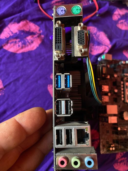 Placă de bază cu procesor i3-6100