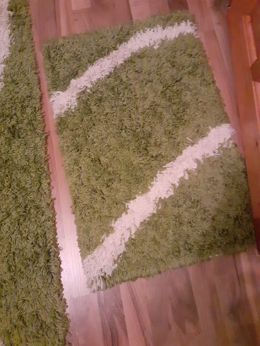 Vand  covoare Shaggy cu  fire  lungi  cul.verde  brotacel  cu  crem