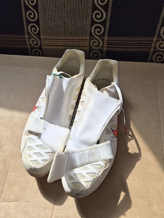 Pantofi atletism diferite probe
