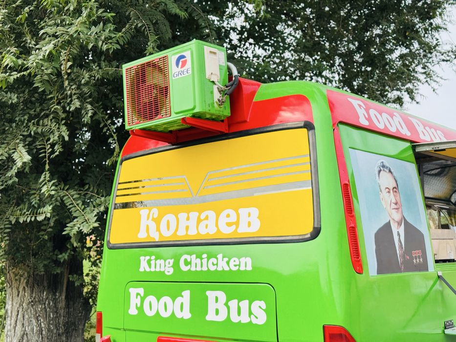 Фудтрак ресторан фастфуда на колесах