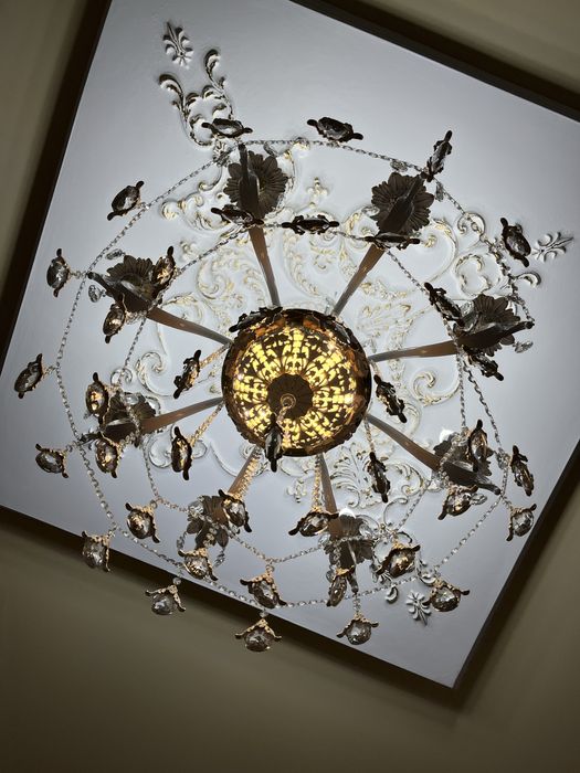 Продам люстру в очень хорошем состоянии