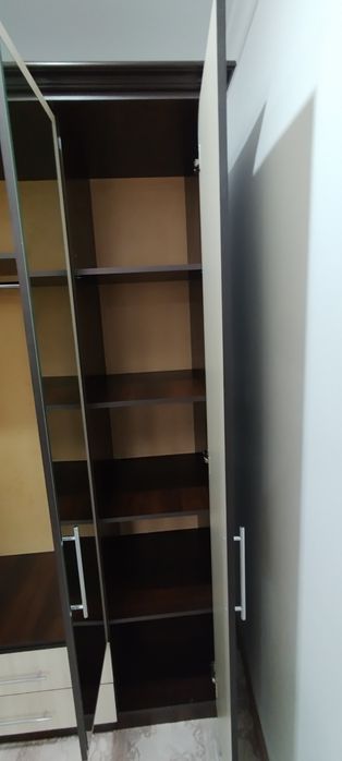 Продам шкаф распашной