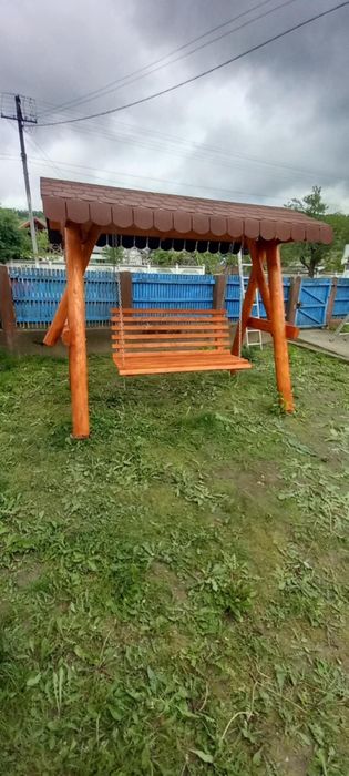 Leagăn rustic din bile de brad