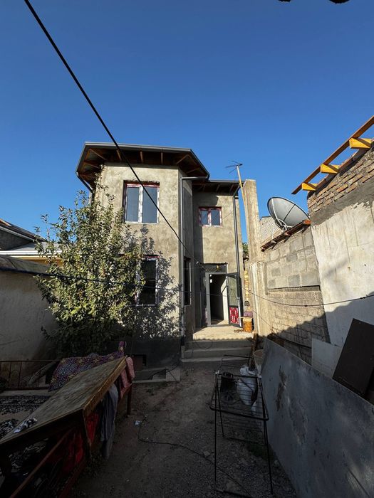 Срочно Продаётся Дом участок в Мирабадском районе.