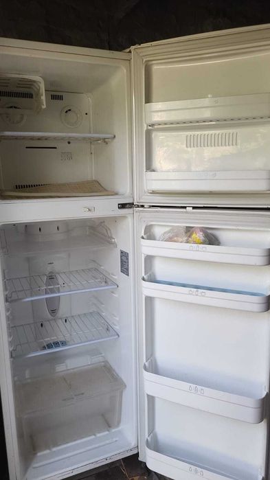 Холодильник LG б/у Требуется ремонт