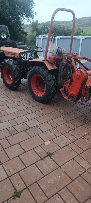 Tractor articuat