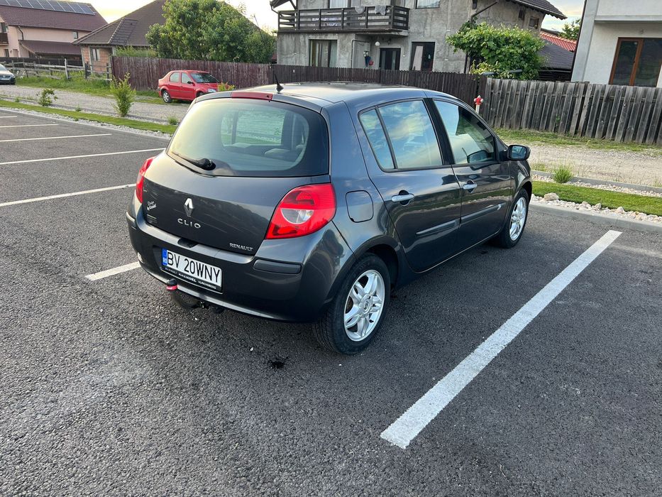 Masina Renault 2006