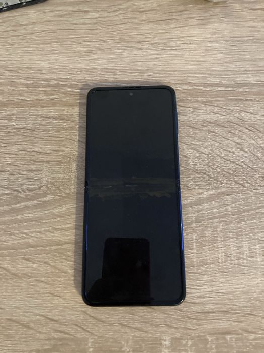 Samsung Galaxy Z Flip 3 pentru piese