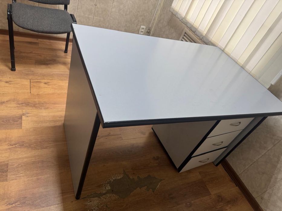 Продам офисную мебель