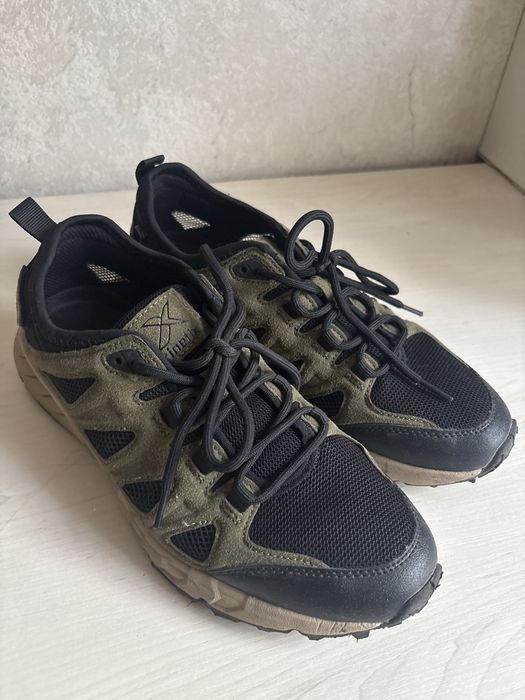Кроссовки на мальчика р. 39-40