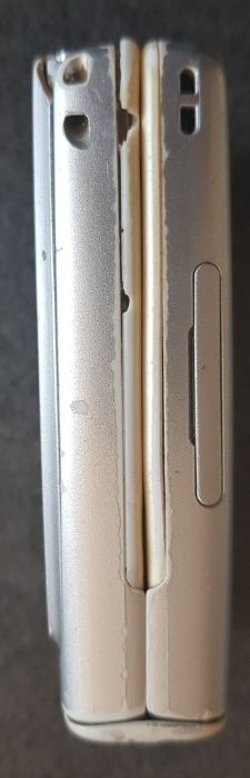 De colectie, celular Nokia vechi flip flop, in carcasa originala piele