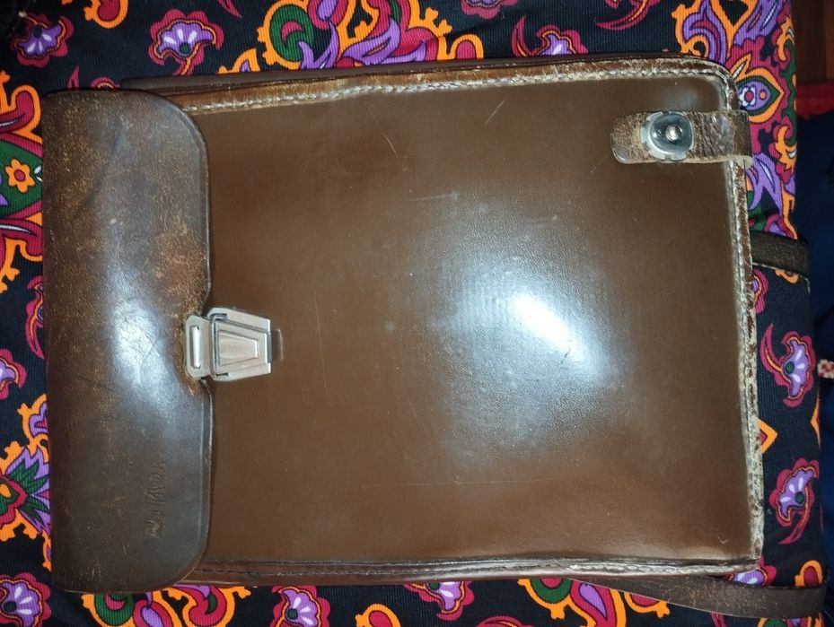 Планшет жилт янгиси 150 ишлатилгани 100