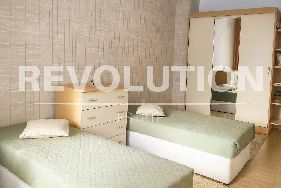 Дава се под наем Тристаен апартамент в Варна, Левски - 100 кв.м за 747.66 € - Снимка #3