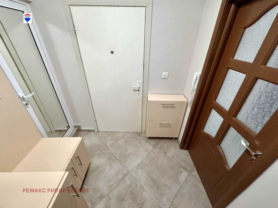 Дава се под наем Едностаен апартамент в Русе, Дружба 1 - 55 кв.м за 306 € - Снимка #5