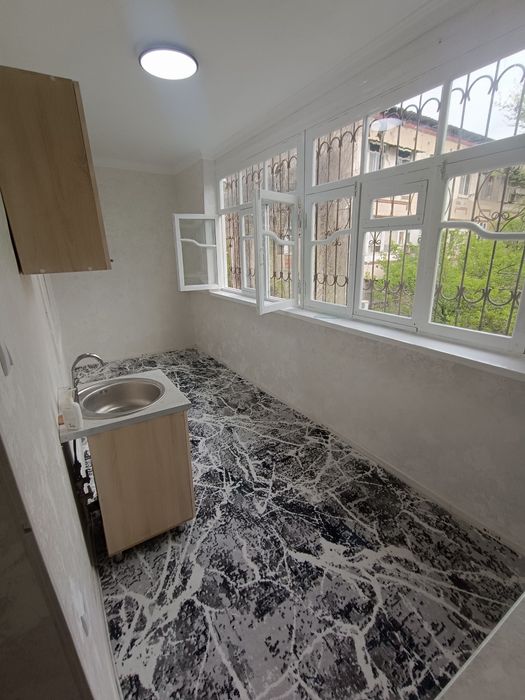 Юнусабад 4 Универсам 2/3/4 балкон 2х6м