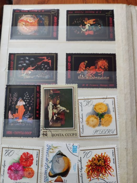 Стар албум с пощенски марки в отлично състояние